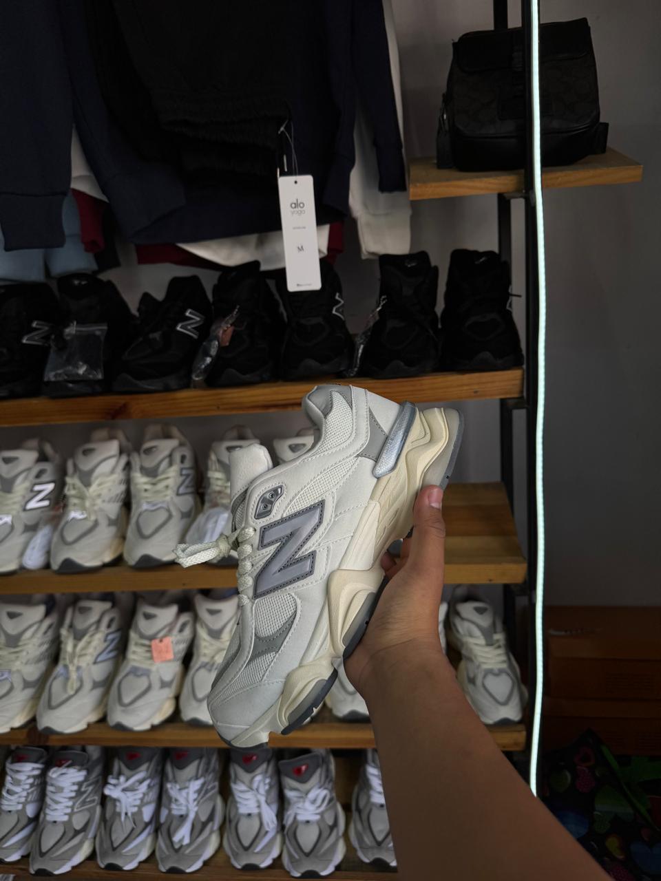 NEW BALANCE 6090 BEIGE