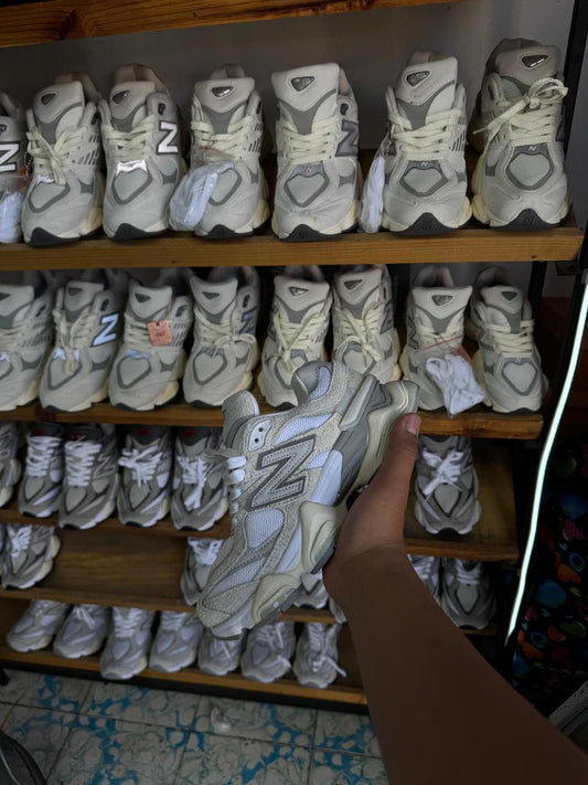 NEW BALANCE 6090 GRIS TERCIOPELO