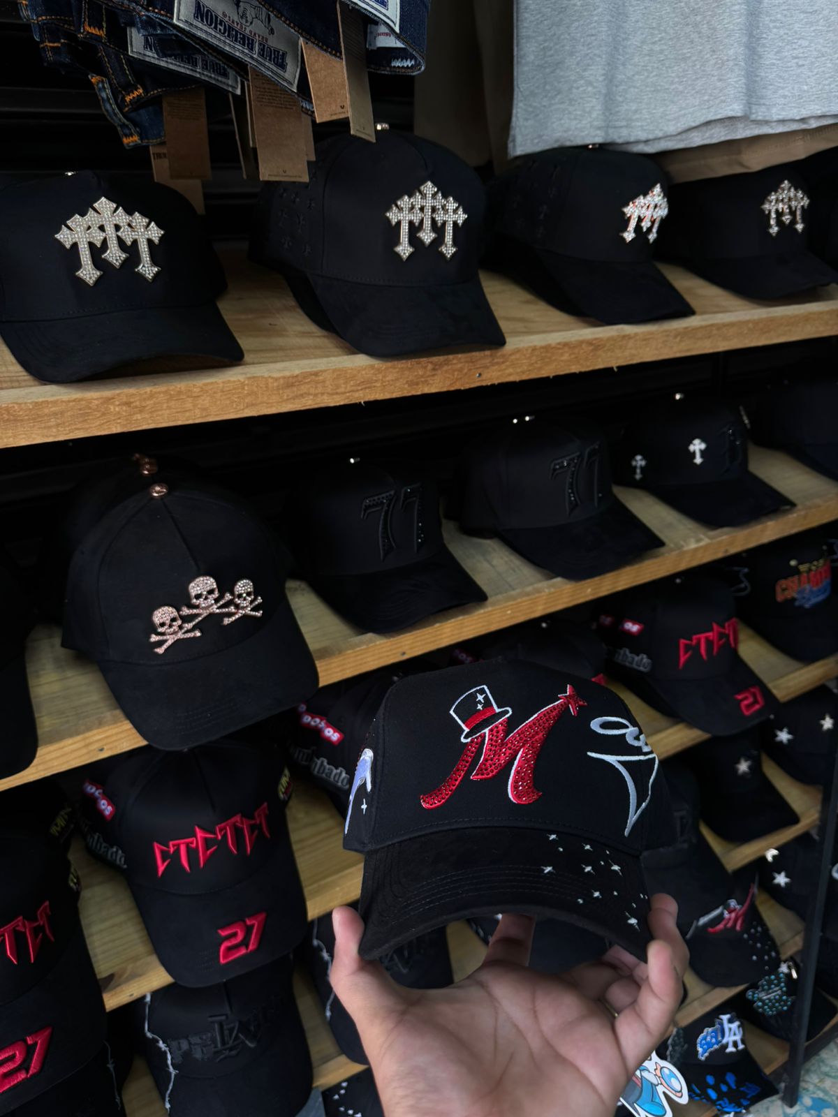 31 HATS EL MAGO ROJA G5